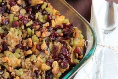 With subtle sweetness from cornbread, crunch from walnuts and an added punch from Montmorency tart cherries this stuffing is bursting with flavor.