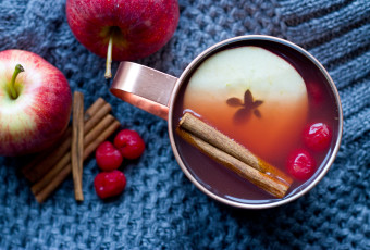 Mulled Tart Cherry Apple Cider