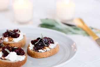 Cherry Goat Cheese Bites