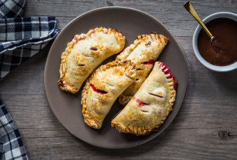 Montmorency Tart Cherry Hand Pies