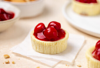Mini Tart Cherry Cheesecakes